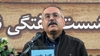 شاعری کور که از جنجال نمی ترسد