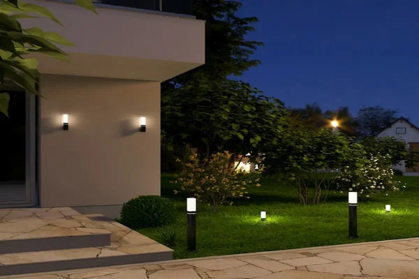 Comparison of tubular and multi-mode light base