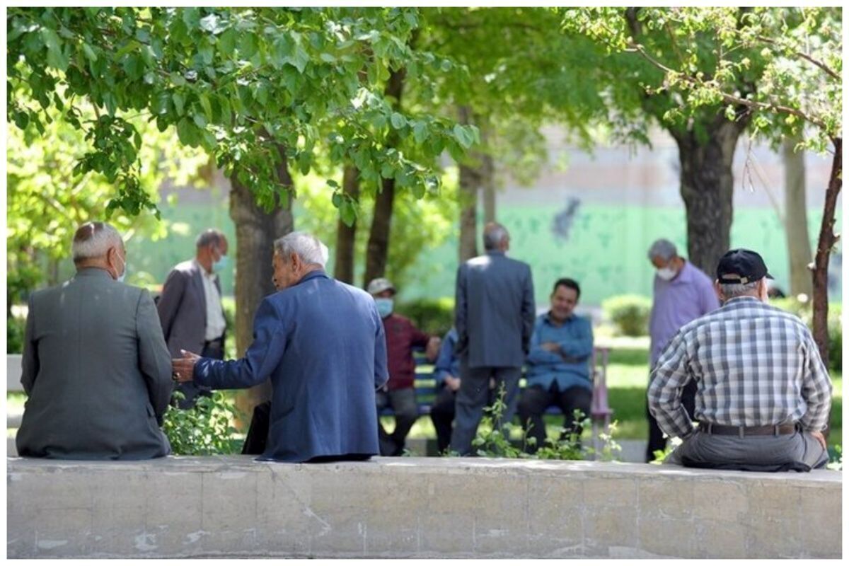 سالمند | سالمندان | سلامت بهترین ویتامینها برای سلامت پا در سالمندان