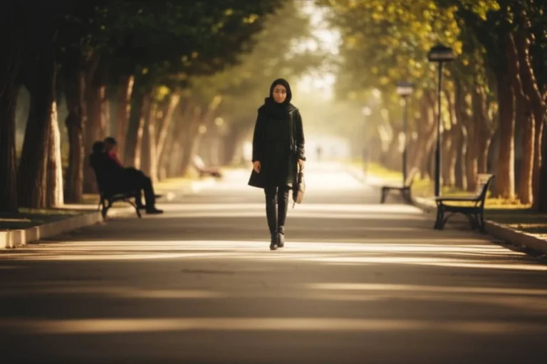 ایجاد مزاحمت برای بانوان در معابر عمومی: راهنمای کامل حقوقی